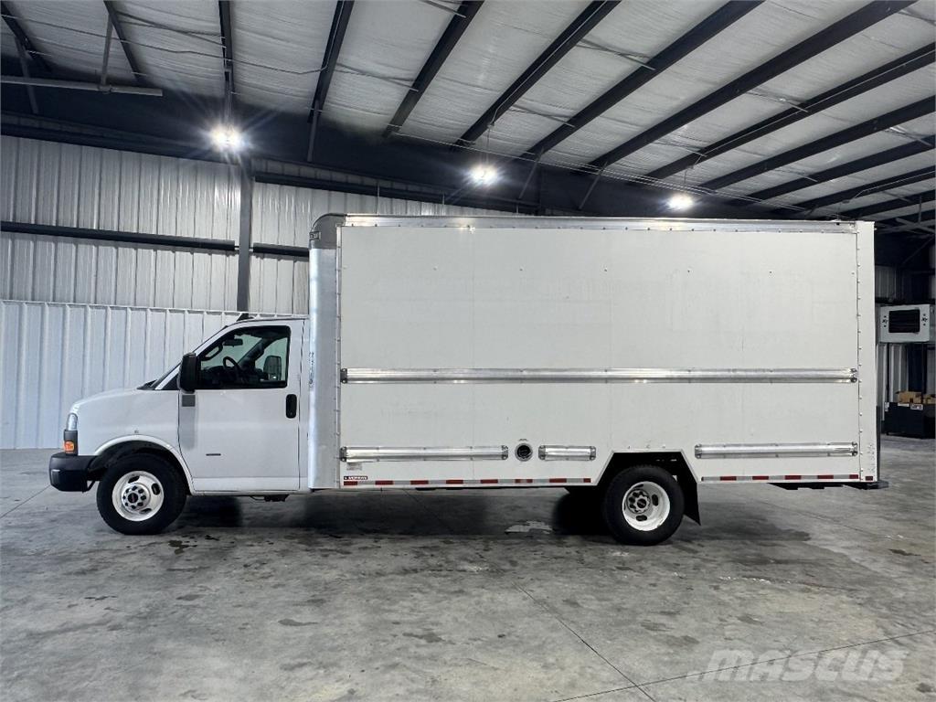 GMC G33903 ボックスボディー、ウイング、箱車
