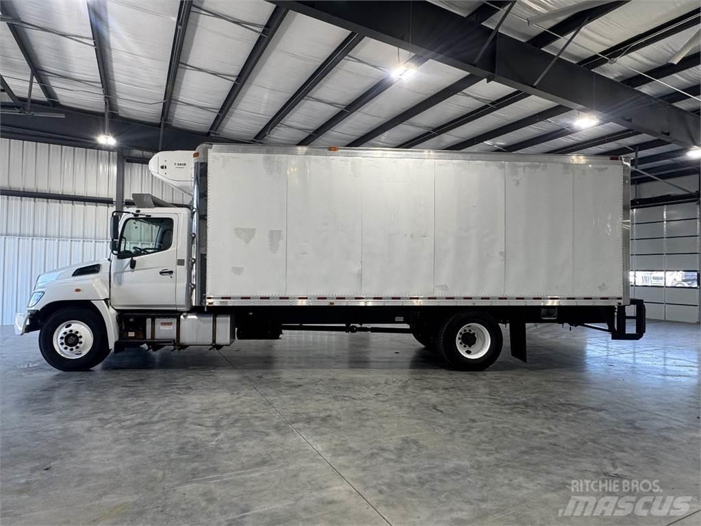 Hino 268 冷凍冷蔵車