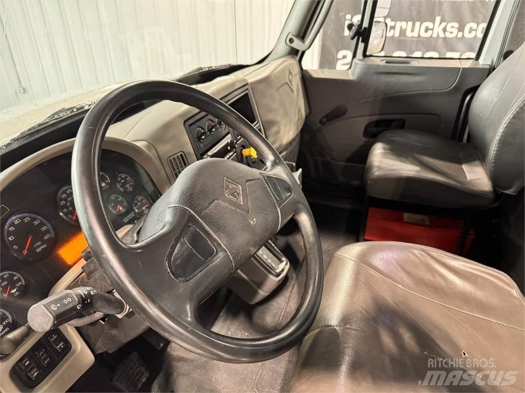 International 4300 平ボディー