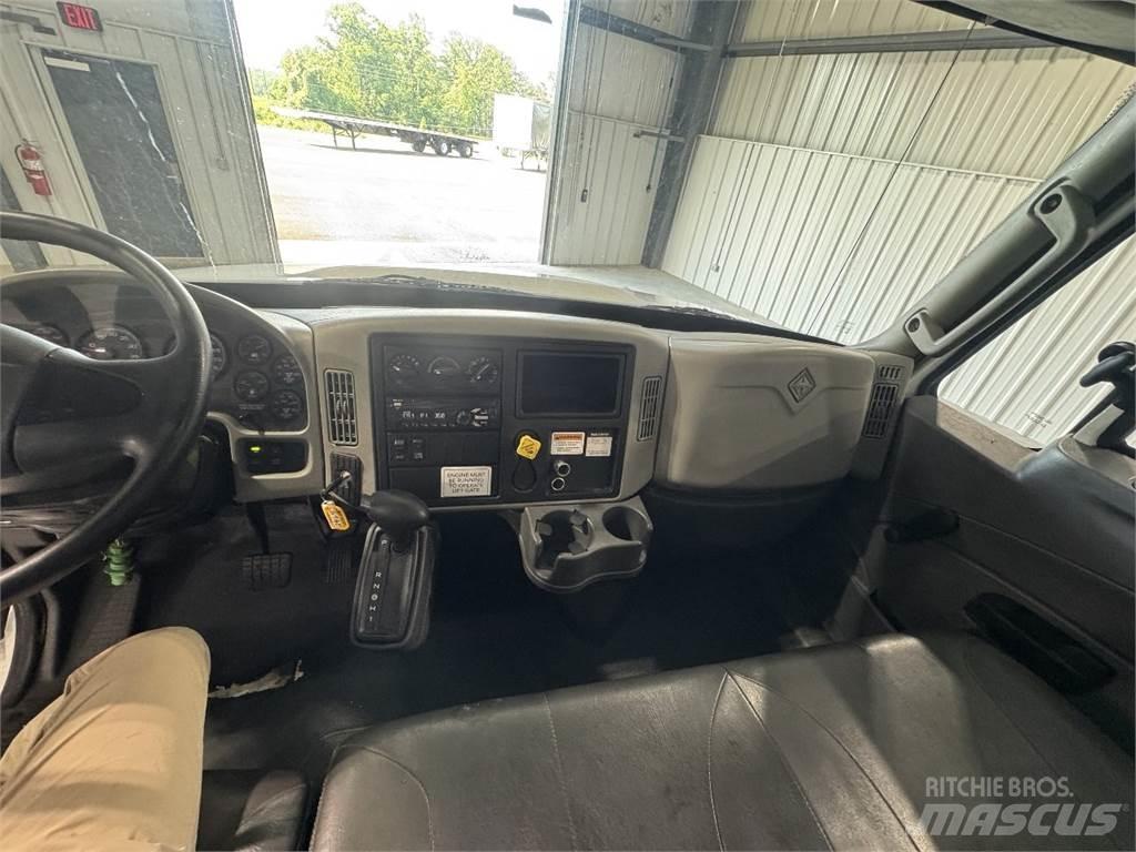 International 4300 ボックスボディー、ウイング、箱車