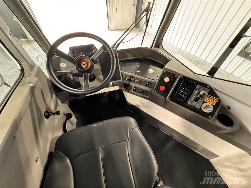 Kalmar T2 ターミナルトラクター