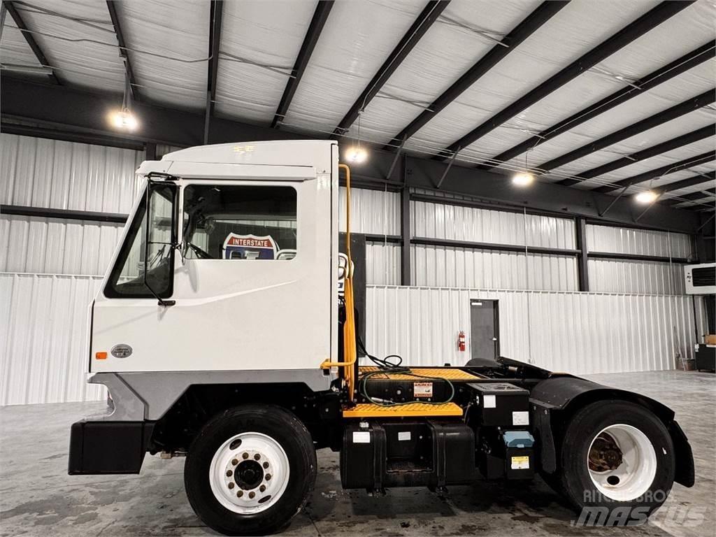 Kalmar T2 ターミナルトラクター