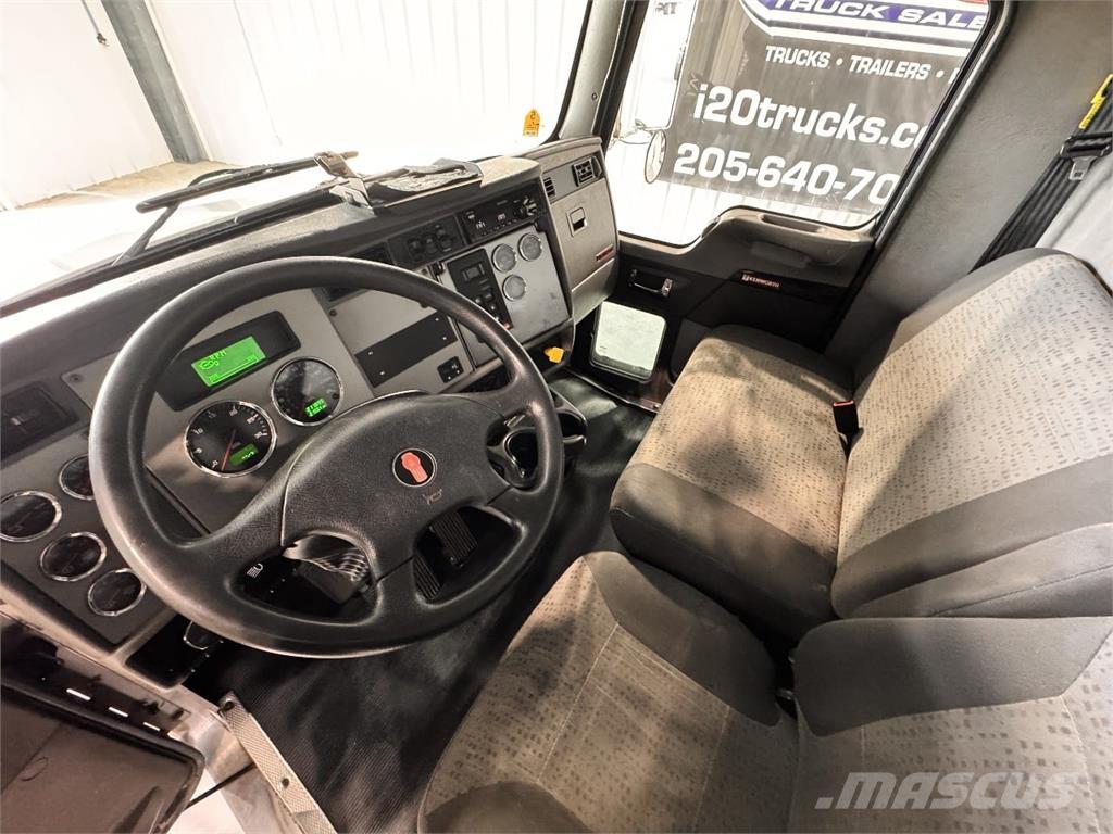 Kenworth T270 キャブ付きシャーシ