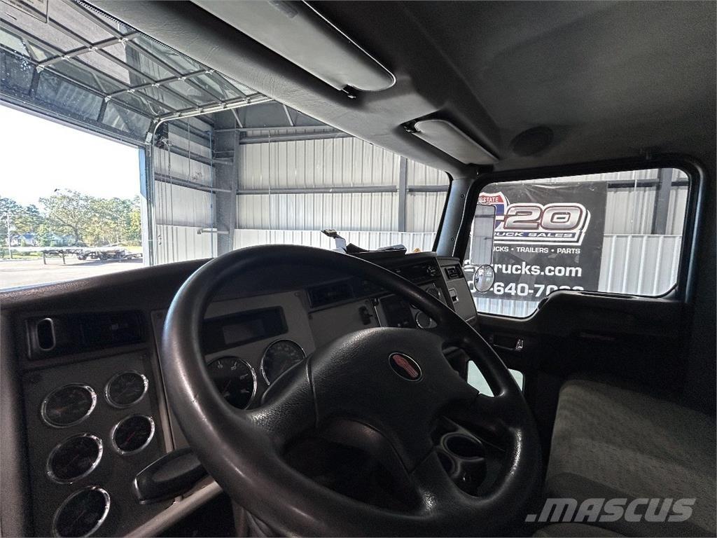 Kenworth T270 キャブ付きシャーシ