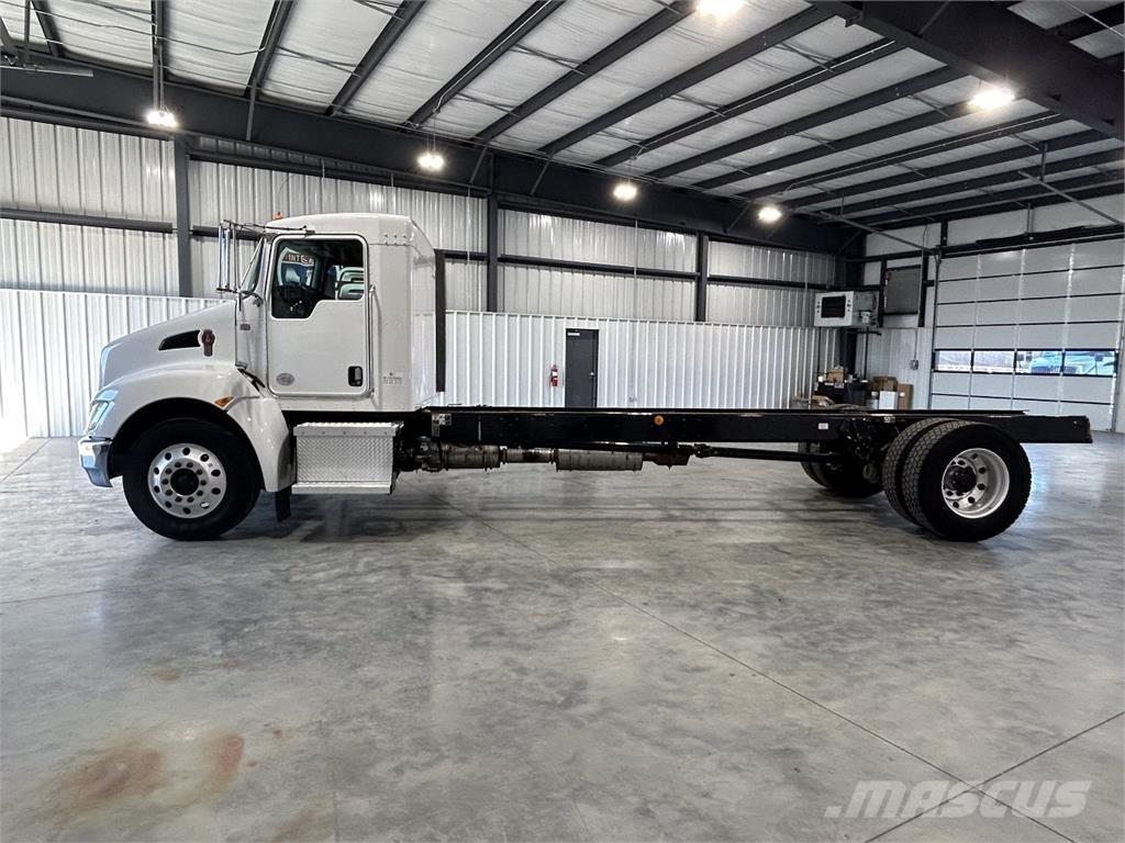 Kenworth T270 キャブ付きシャーシ