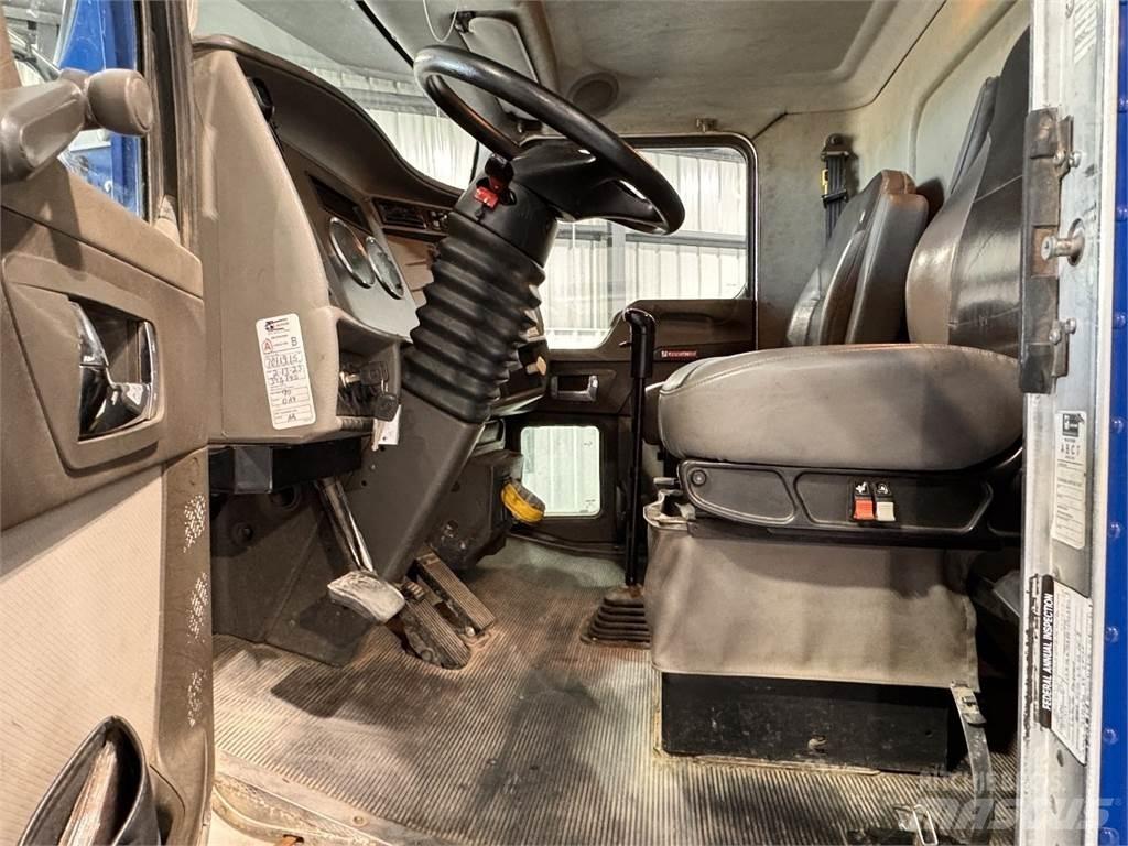 Kenworth T370 平ボディー