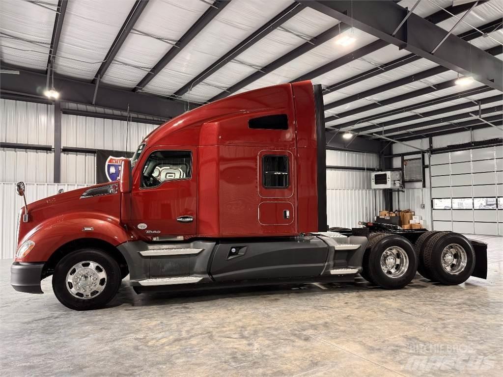 Kenworth T680 中古トラクターヘッド | トレーラーヘッド