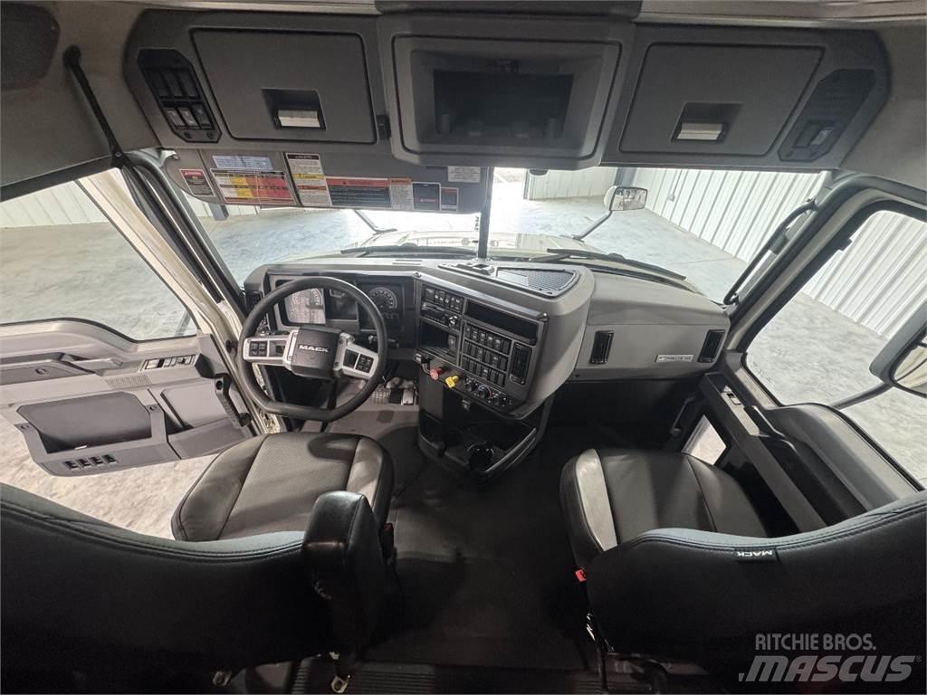 Mack AN64T 中古トラクターヘッド | トレーラーヘッド
