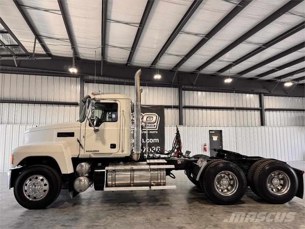 Mack CHU613 中古トラクターヘッド | トレーラーヘッド