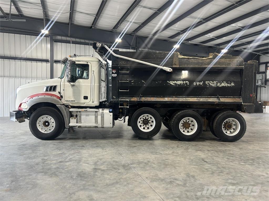 Mack Granite ダンプ