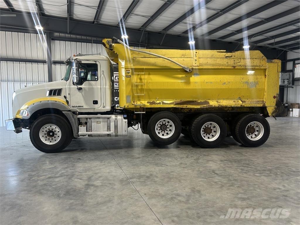 Mack Granite ダンプ