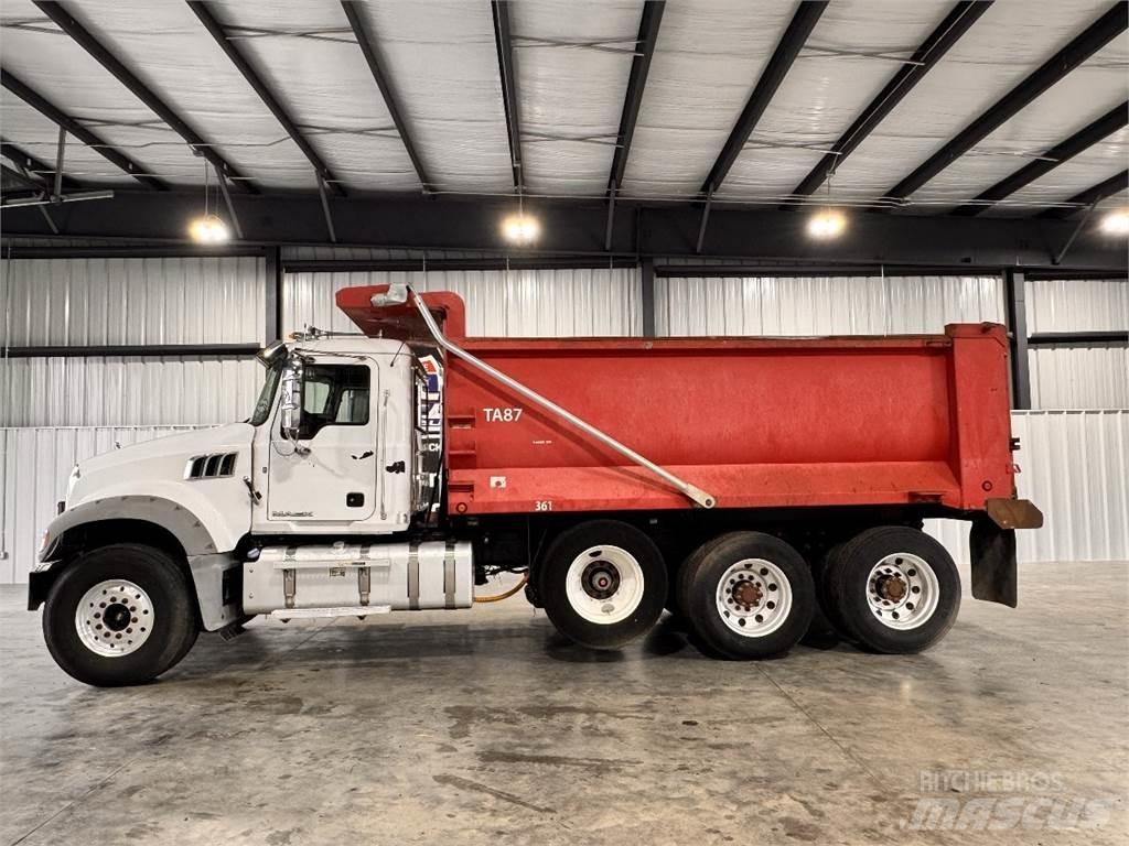 Mack GU713 ダンプ