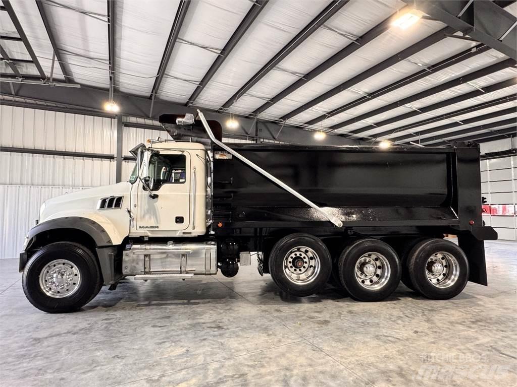Mack GU713 ダンプ