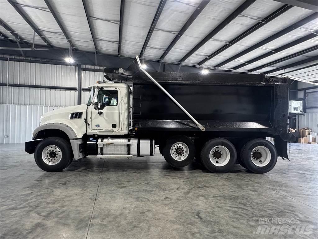 Mack GU713 ダンプ