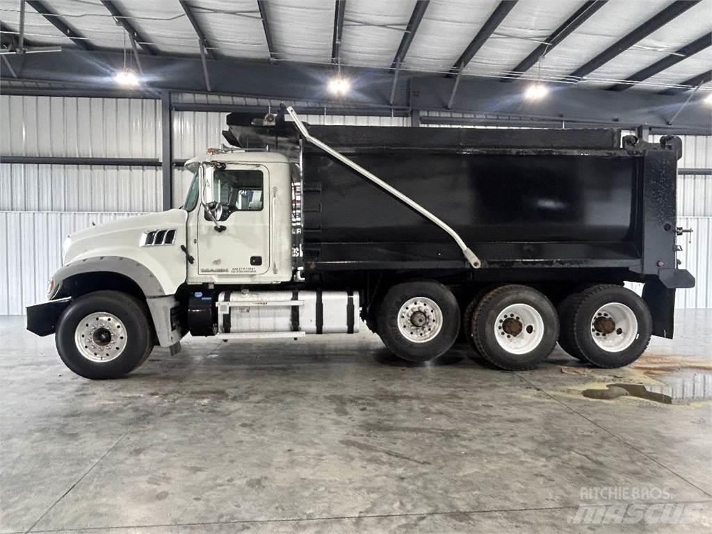 Mack GU713 ダンプ