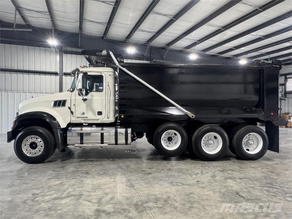 Mack GU713 ダンプ