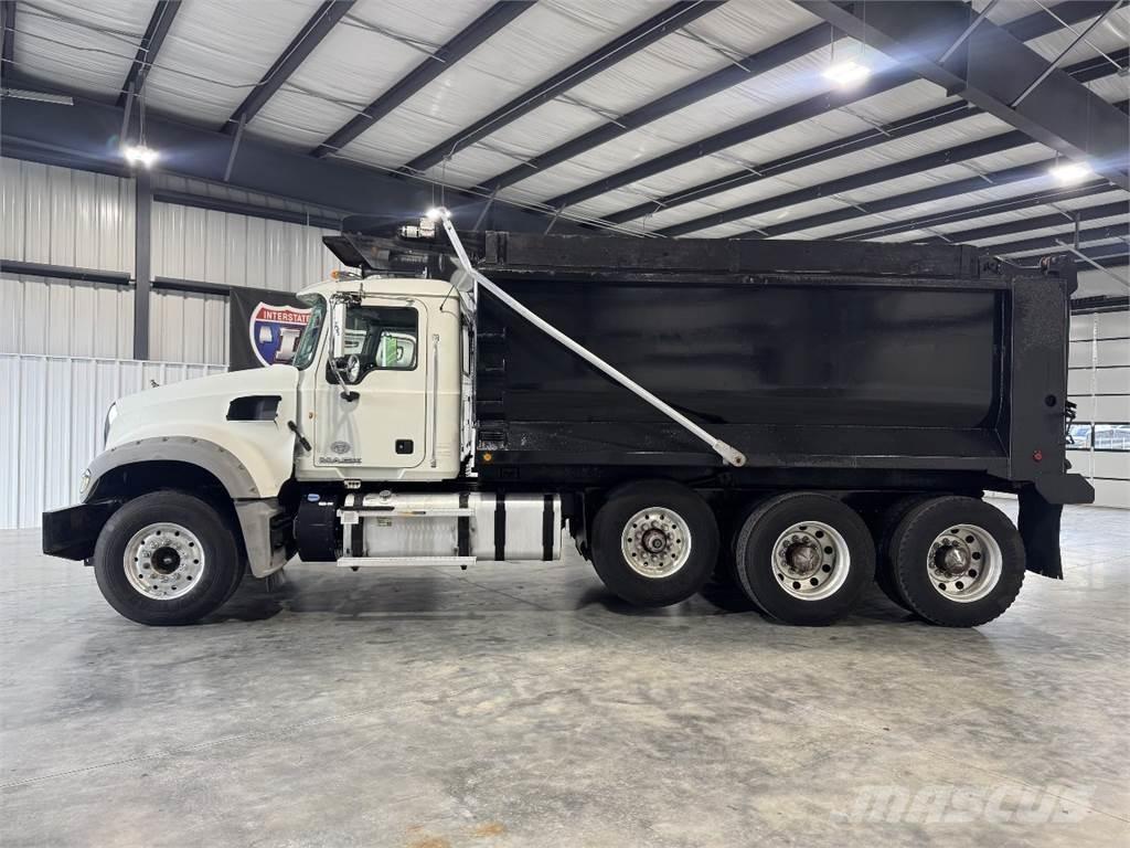 Mack GU713 ダンプ
