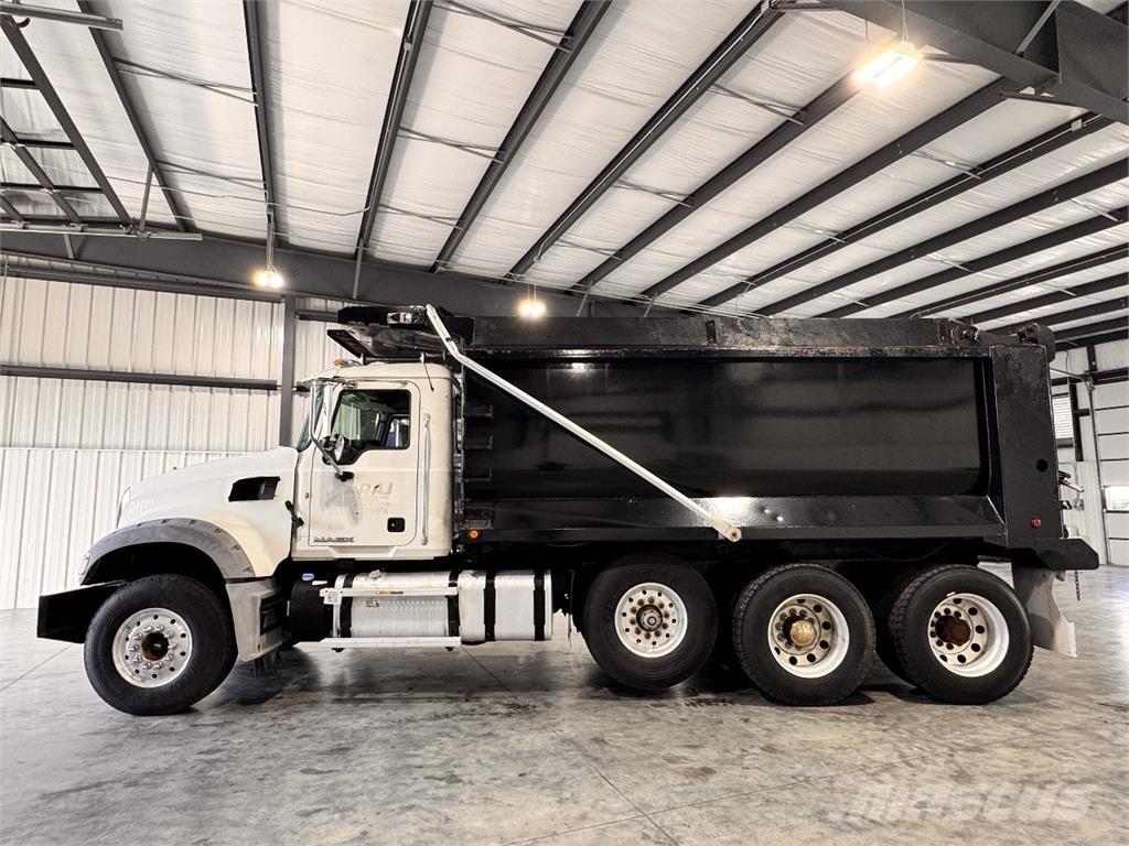 Mack GU713 ダンプ