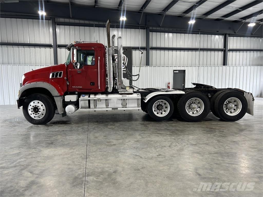 Mack GU713 中古トラクターヘッド | トレーラーヘッド