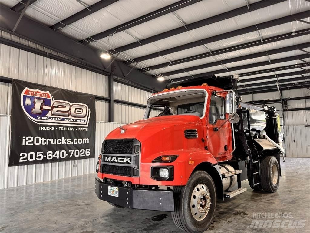 Mack MD6 ダンプ