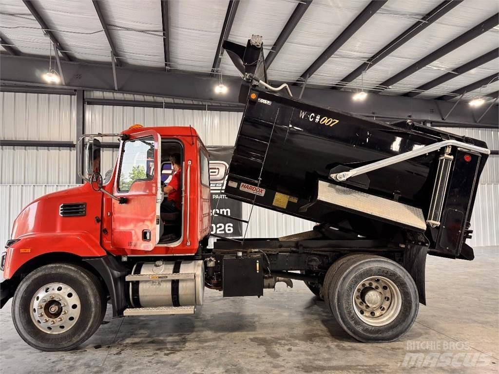 Mack MD6 ダンプ