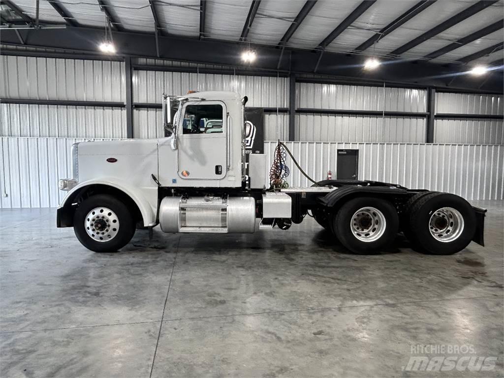Peterbilt 389 中古トラクターヘッド | トレーラーヘッド