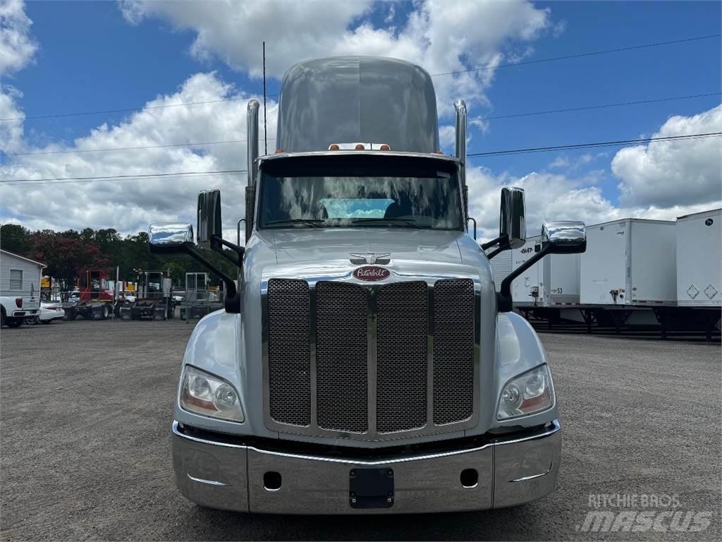Peterbilt 579 中古トラクターヘッド | トレーラーヘッド