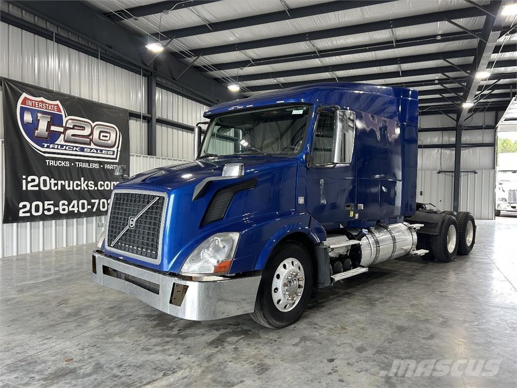 Volvo VNL630 中古トラクターヘッド | トレーラーヘッド