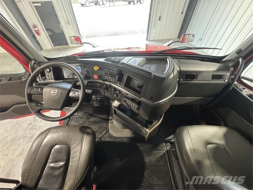 Volvo VNL64T740 中古トラクターヘッド | トレーラーヘッド