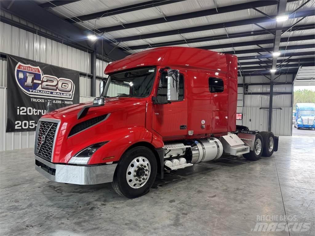 Volvo VNL64T740 中古トラクターヘッド | トレーラーヘッド