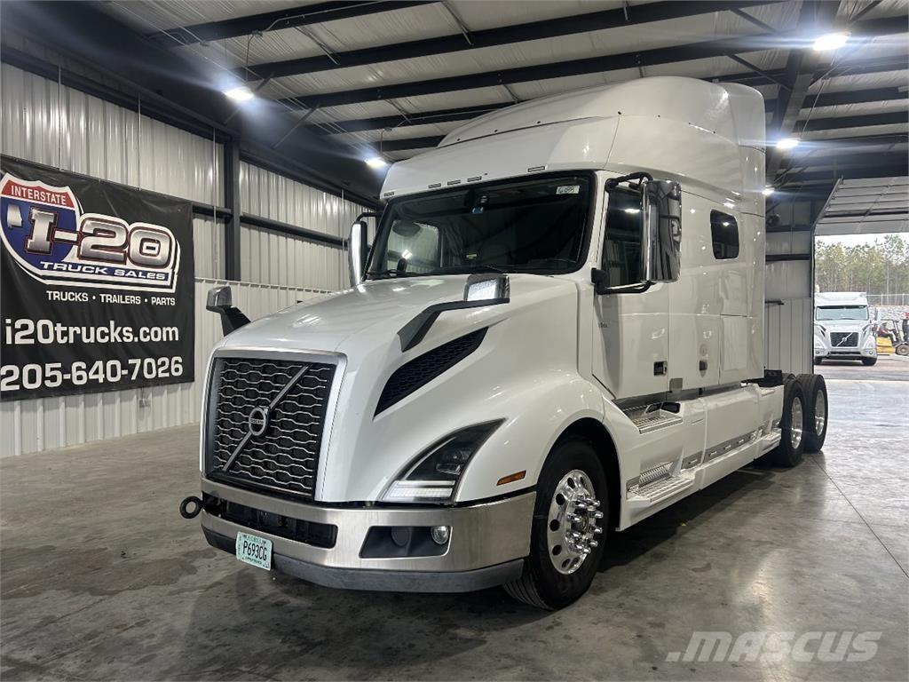 Volvo VNL64T740 中古トラクターヘッド | トレーラーヘッド