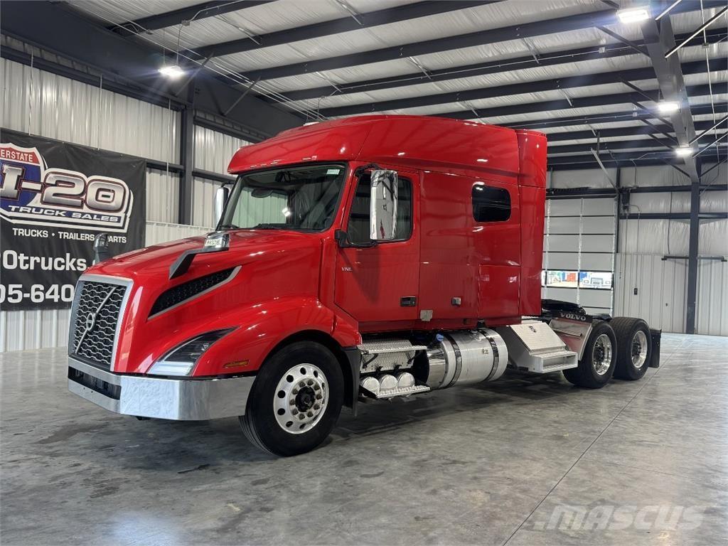 Volvo VNL740 中古トラクターヘッド | トレーラーヘッド