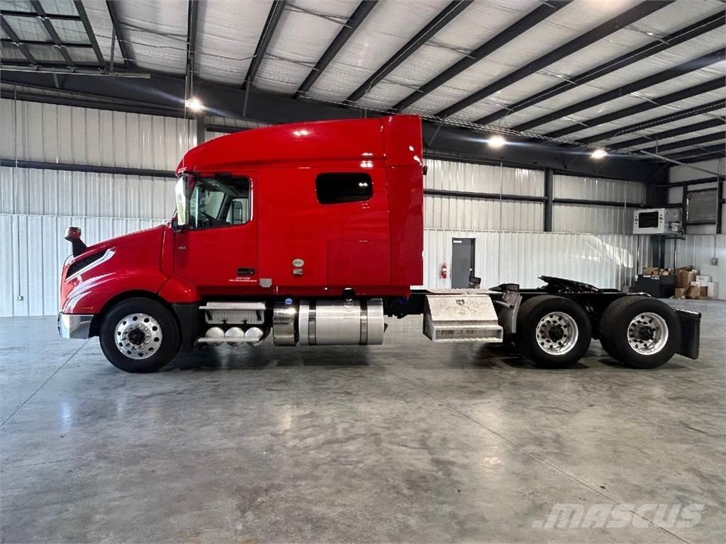Volvo VNL740 中古トラクターヘッド | トレーラーヘッド