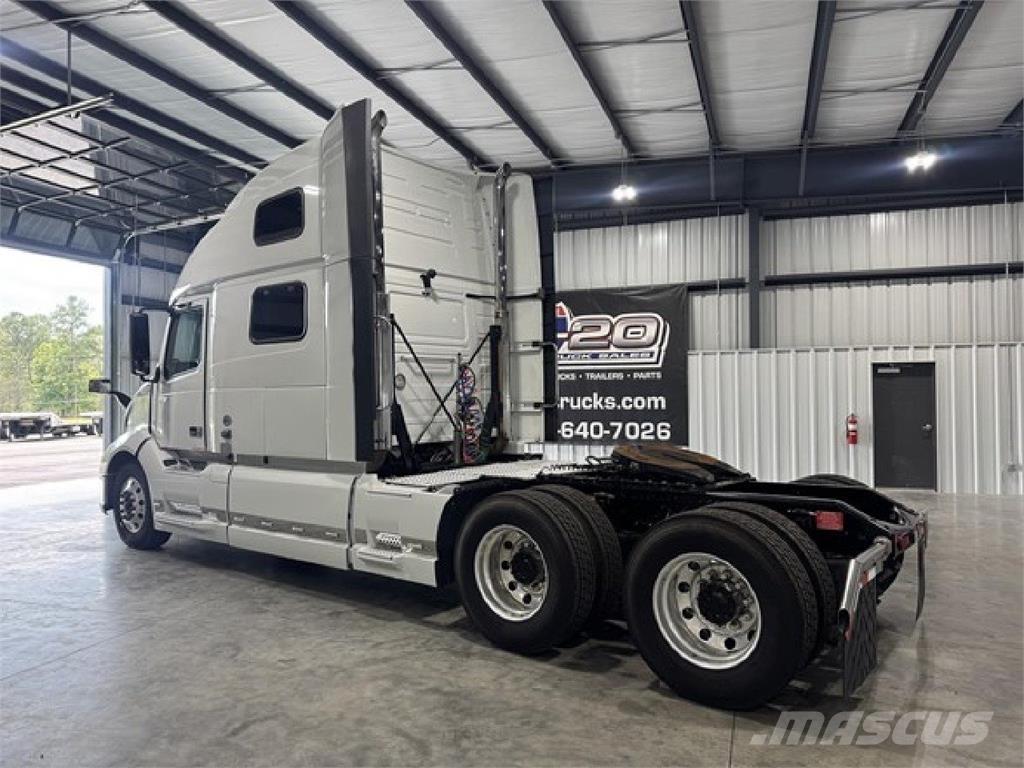Volvo VNL860 中古トラクターヘッド | トレーラーヘッド