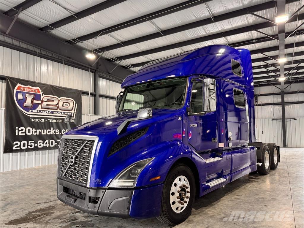 Volvo VNL860 中古トラクターヘッド | トレーラーヘッド