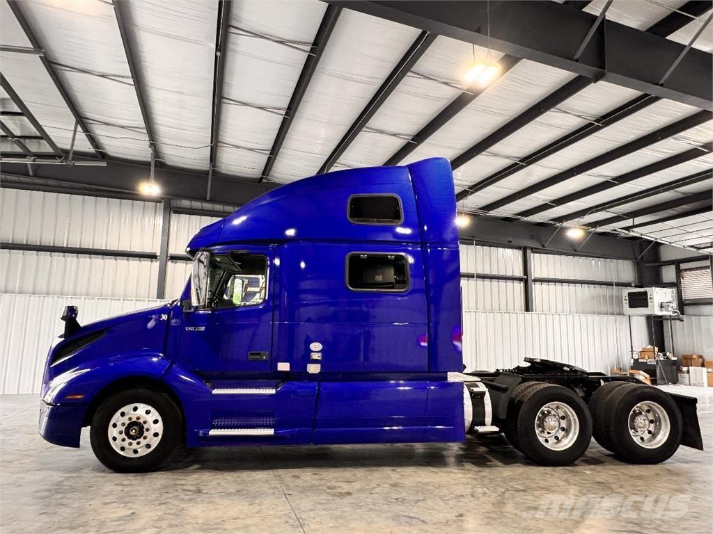 Volvo VNL860 中古トラクターヘッド | トレーラーヘッド