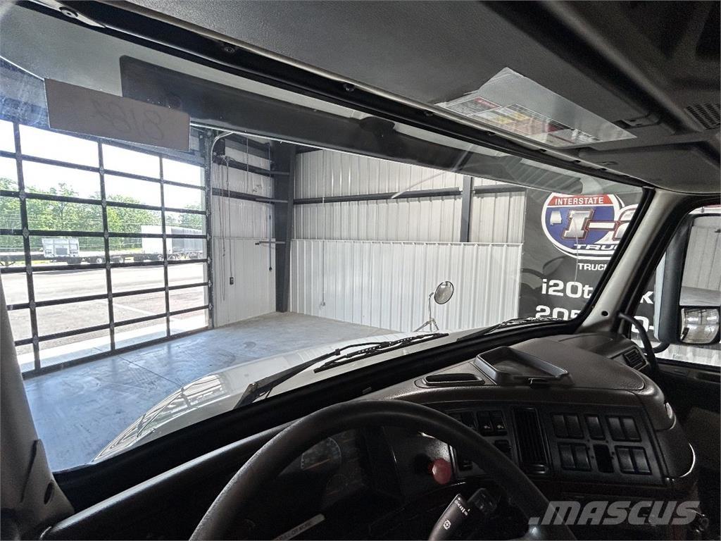 Volvo VNM 中古トラクターヘッド | トレーラーヘッド