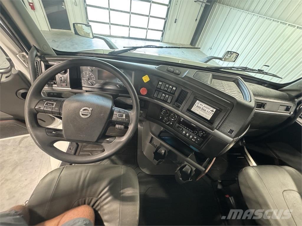 Volvo VNR64T300 中古トラクターヘッド | トレーラーヘッド