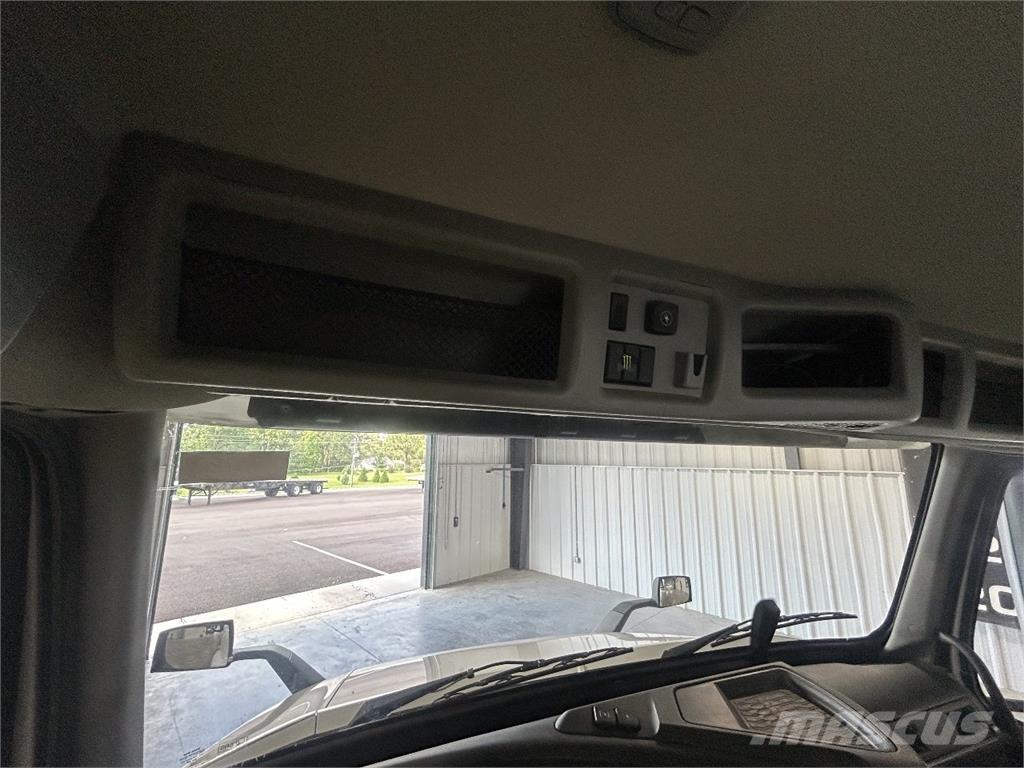 Volvo VNR64T300 中古トラクターヘッド | トレーラーヘッド