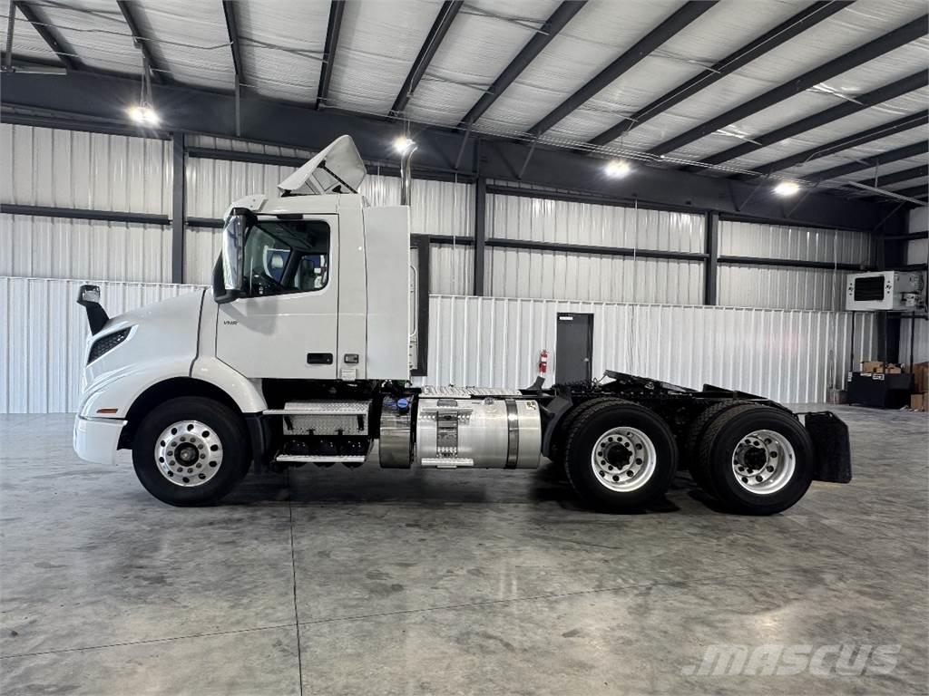 Volvo VNR64T300 中古トラクターヘッド | トレーラーヘッド