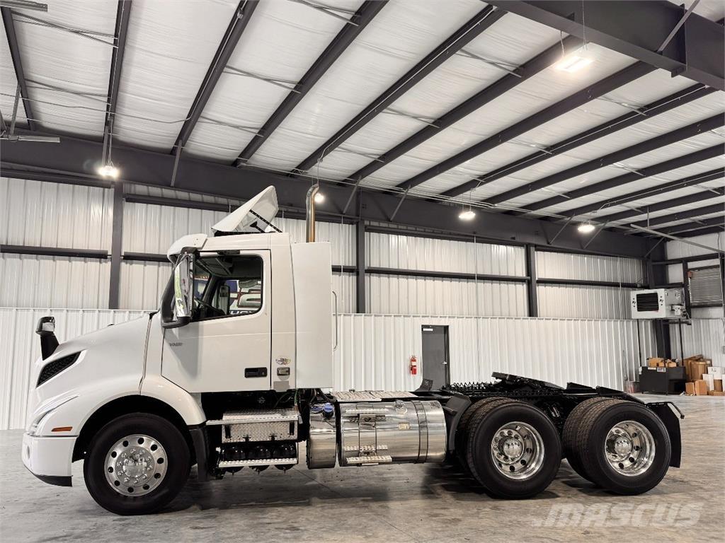 Volvo VNR64T300 中古トラクターヘッド | トレーラーヘッド