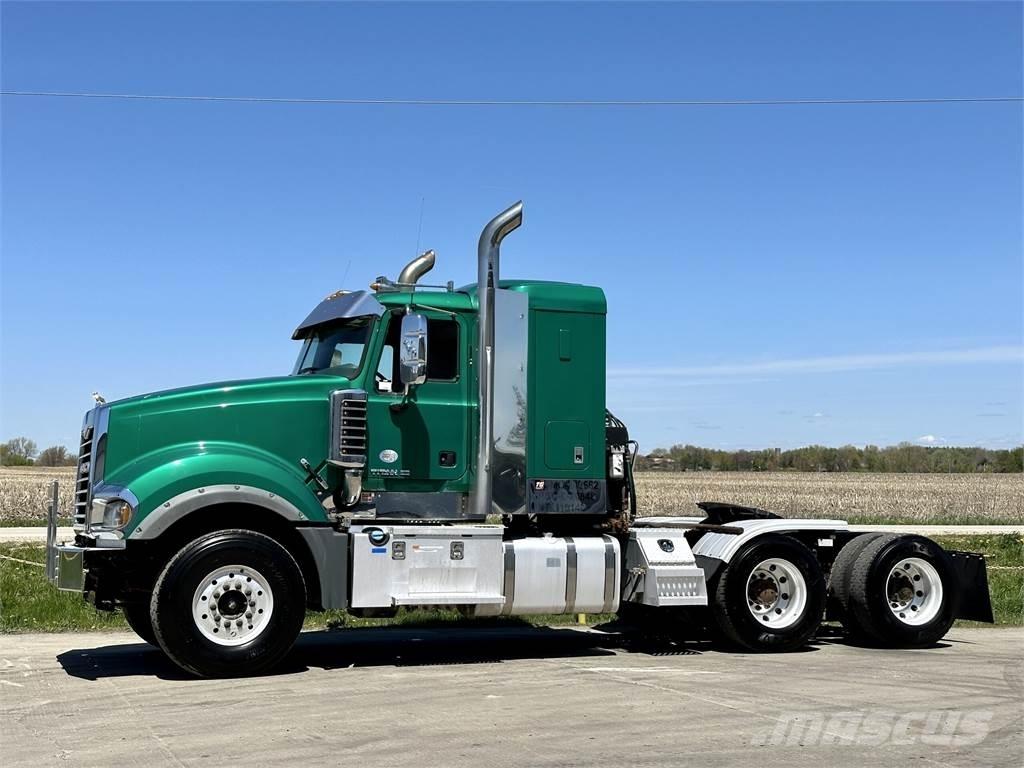 Mack Titan TD713 中古トラクターヘッド | トレーラーヘッド