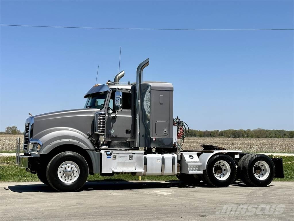 Mack Titan TD713 中古トラクターヘッド | トレーラーヘッド