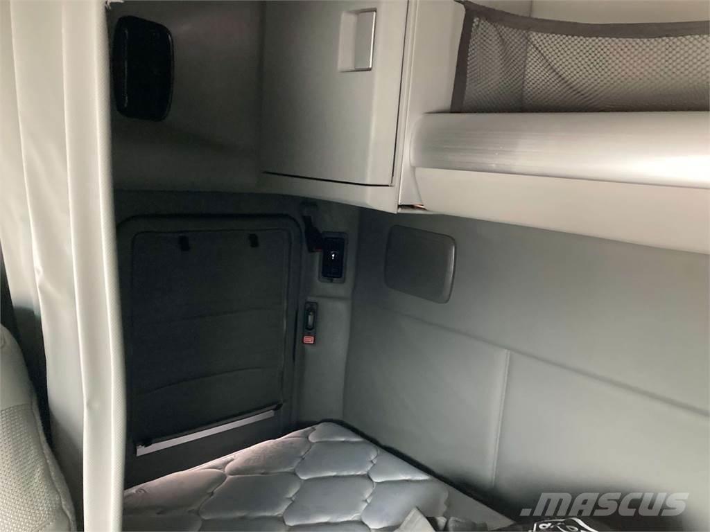 Kenworth T680 中古トラクターヘッド | トレーラーヘッド
