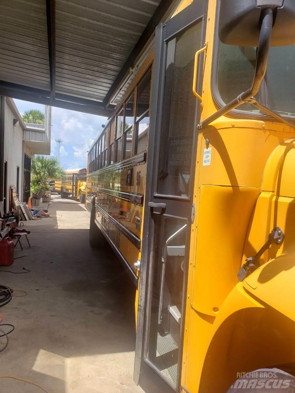 IC Bus CE300 中古バスその他