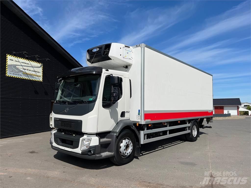 Volvo FL250 冷凍冷蔵車