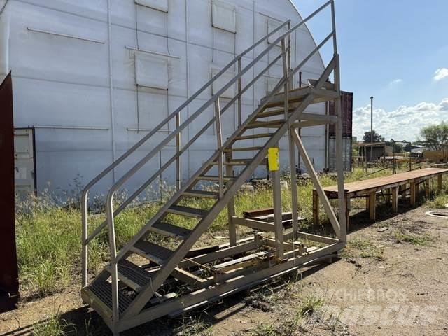  Acess Stairs 建設機械 -　その他