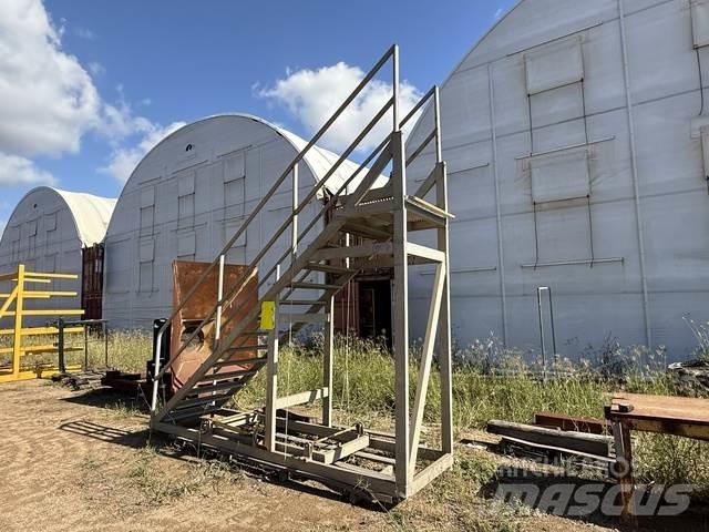  Acess Stairs 建設機械 -　その他