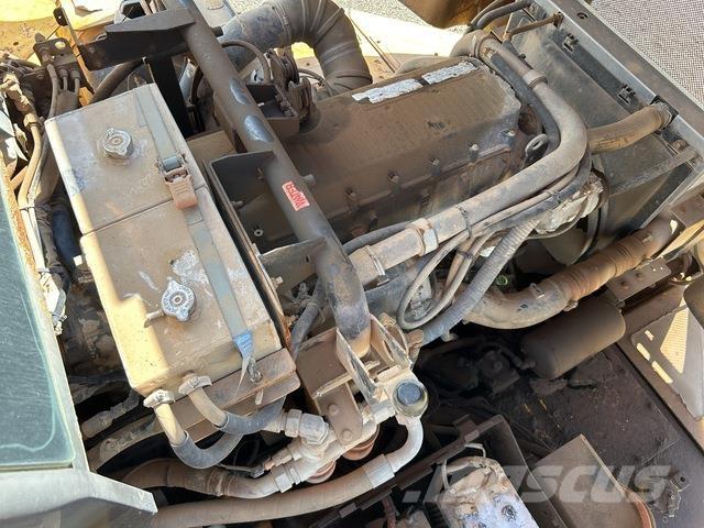 Astra ADT40 アーティキュレート式ダンプトラック