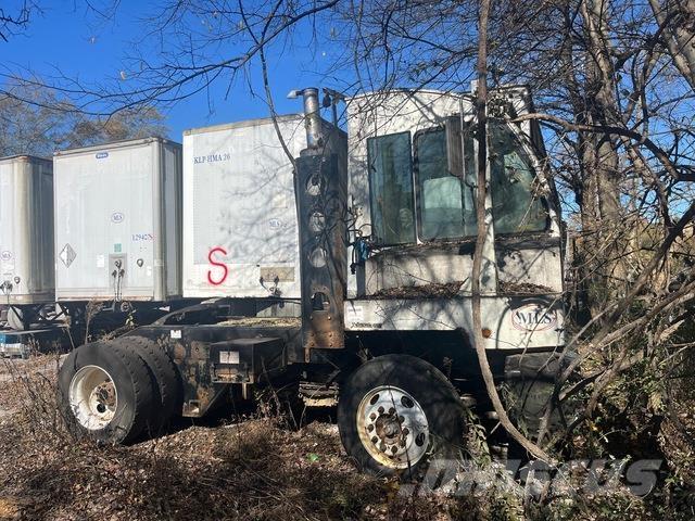 Autocar  ターミナルトラクター